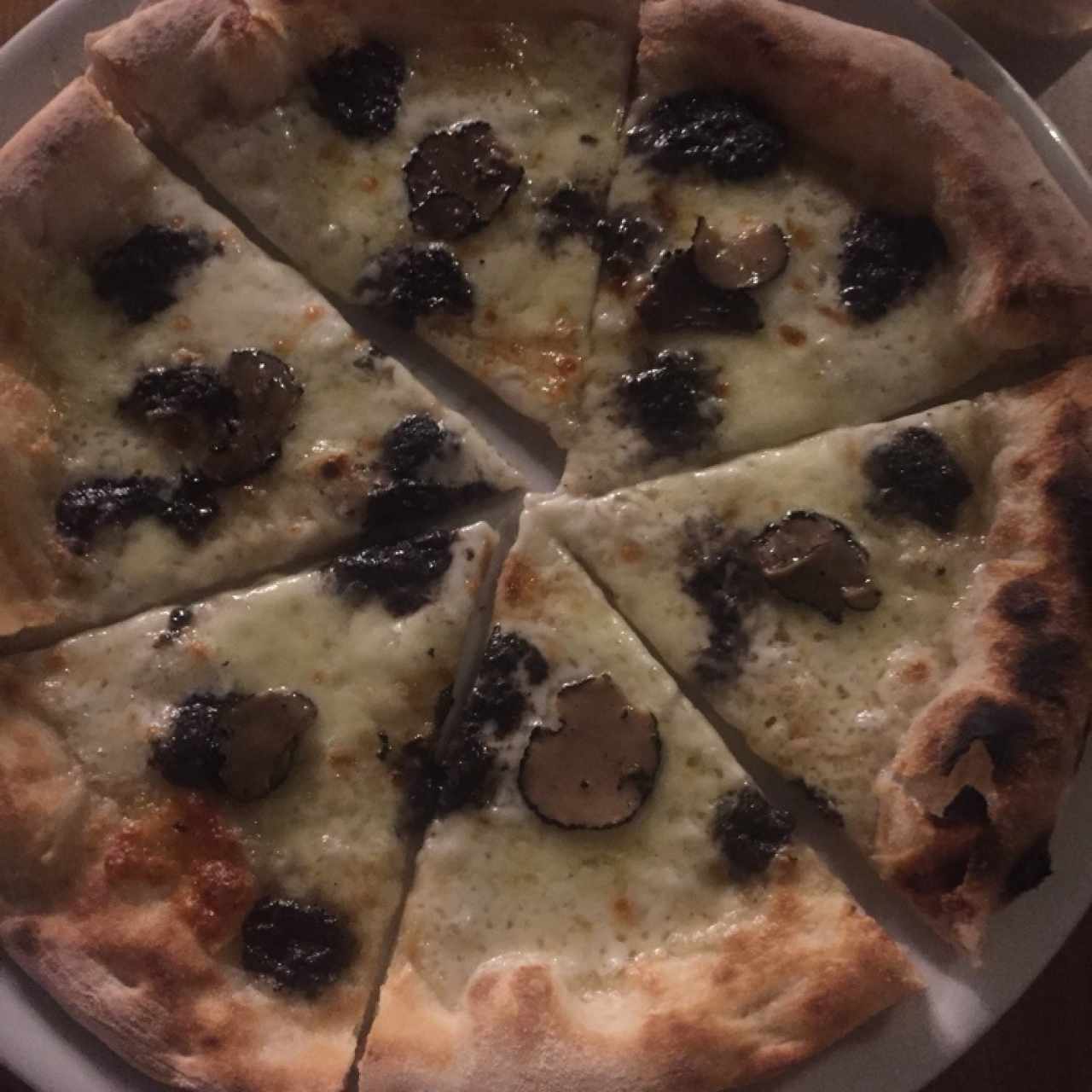 Pizzas clásicas - Al tartufo