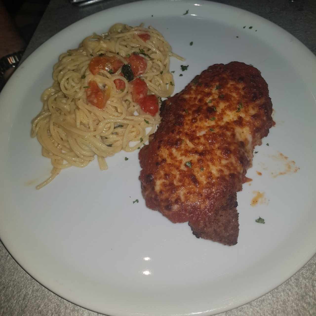 Filete de Pollo a la Parmigiana con pasta