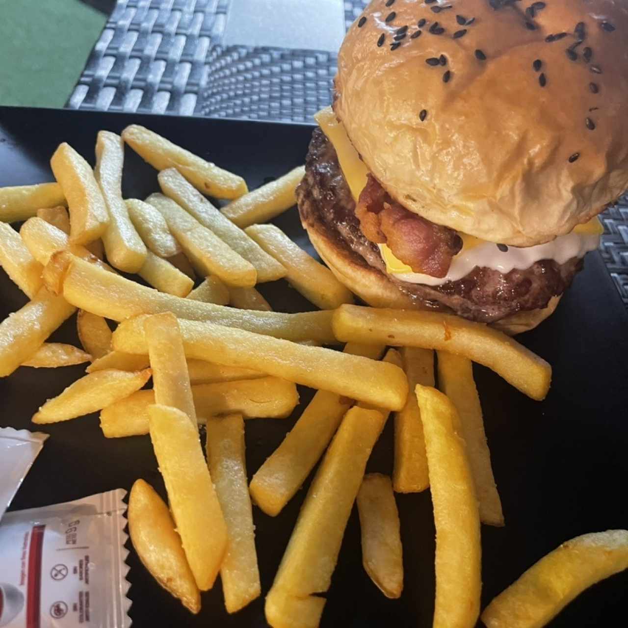 Rafaella Burger