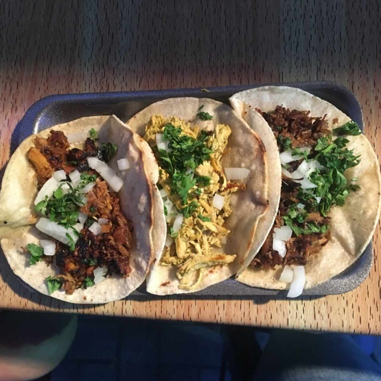 Tacos de cochinita, pollo y carnitas