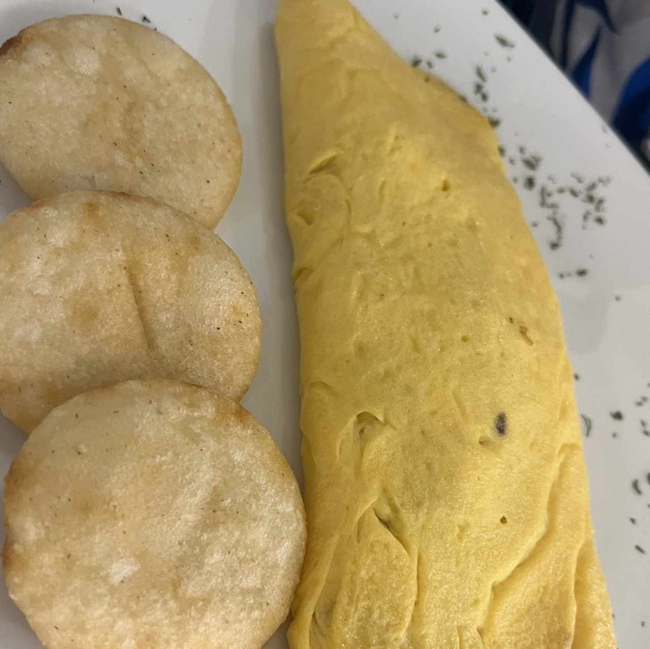 Omelette Especial con arepas 