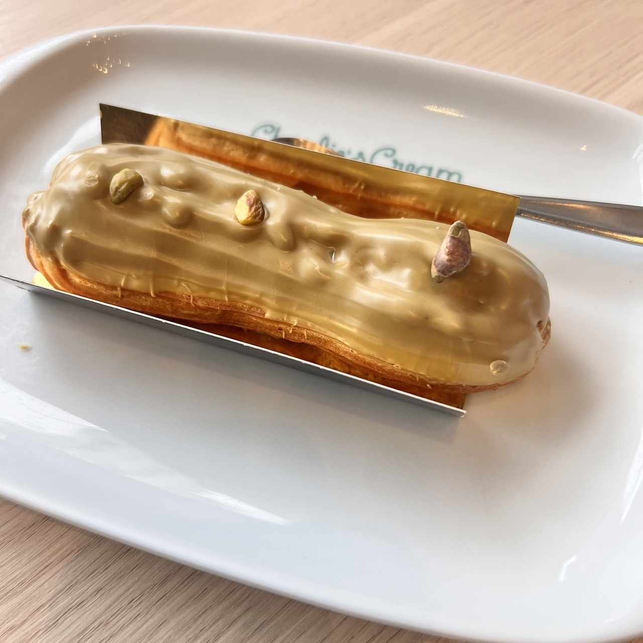 Eclair de pistacho