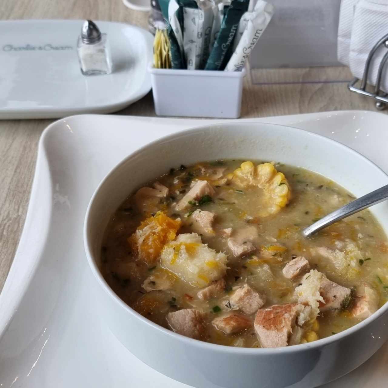 Sopa de pollo 