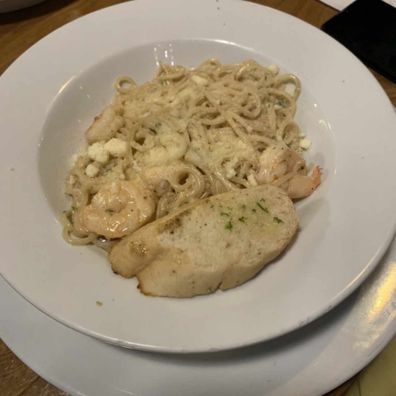 Pasta Alfredo con Camarones