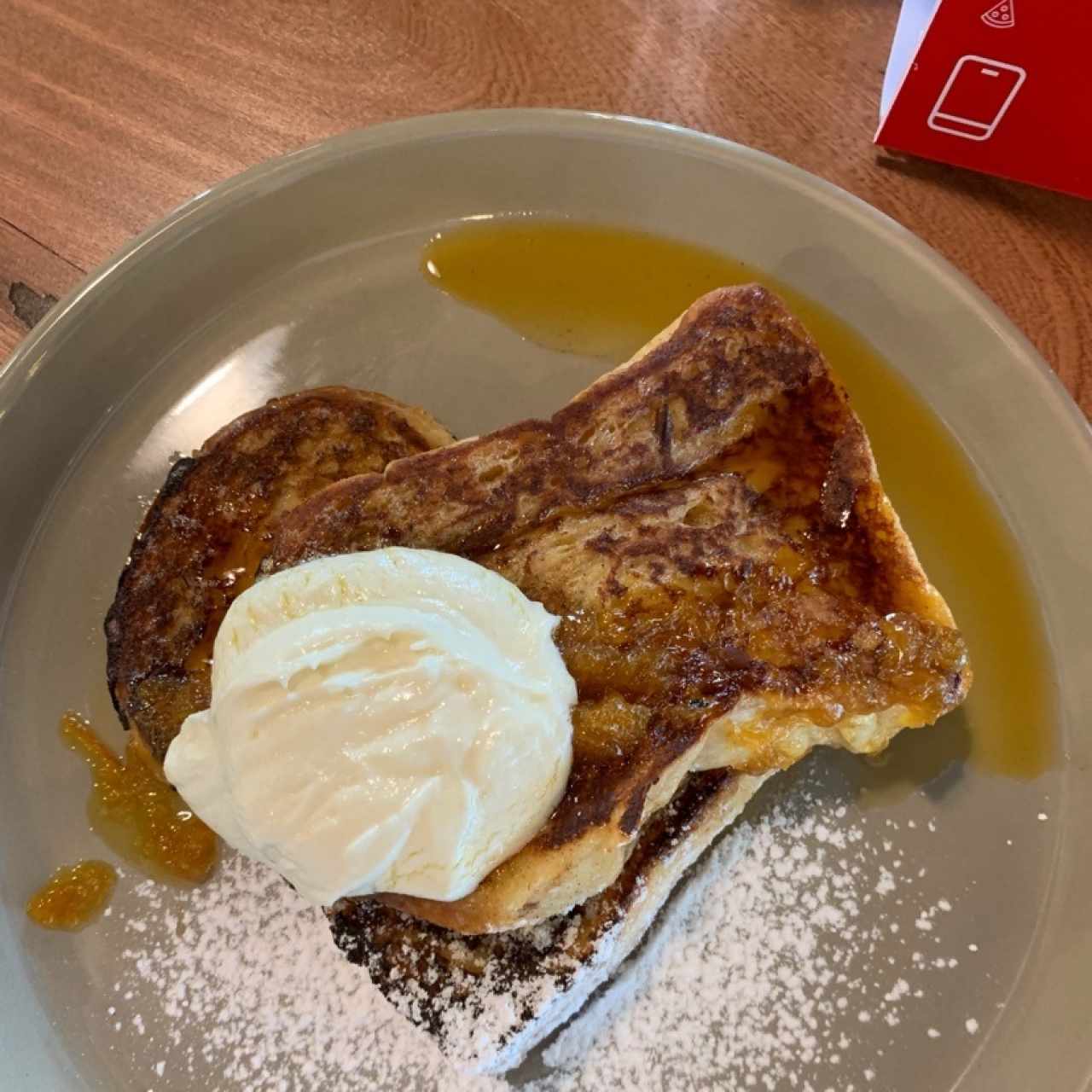 Tostada Francesa con queso cabra y jalea de naranja