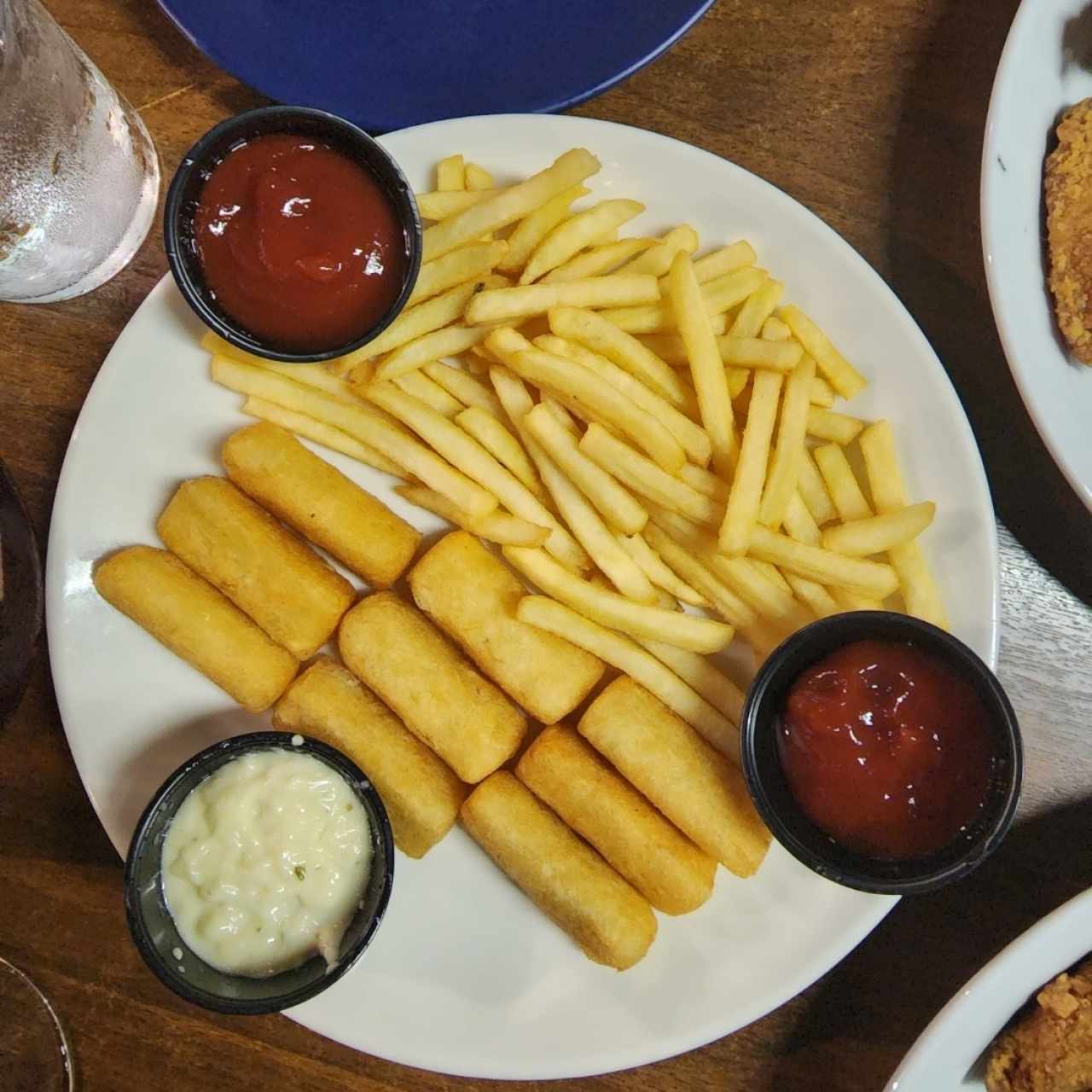 Papas Fritas y Yuca Frita