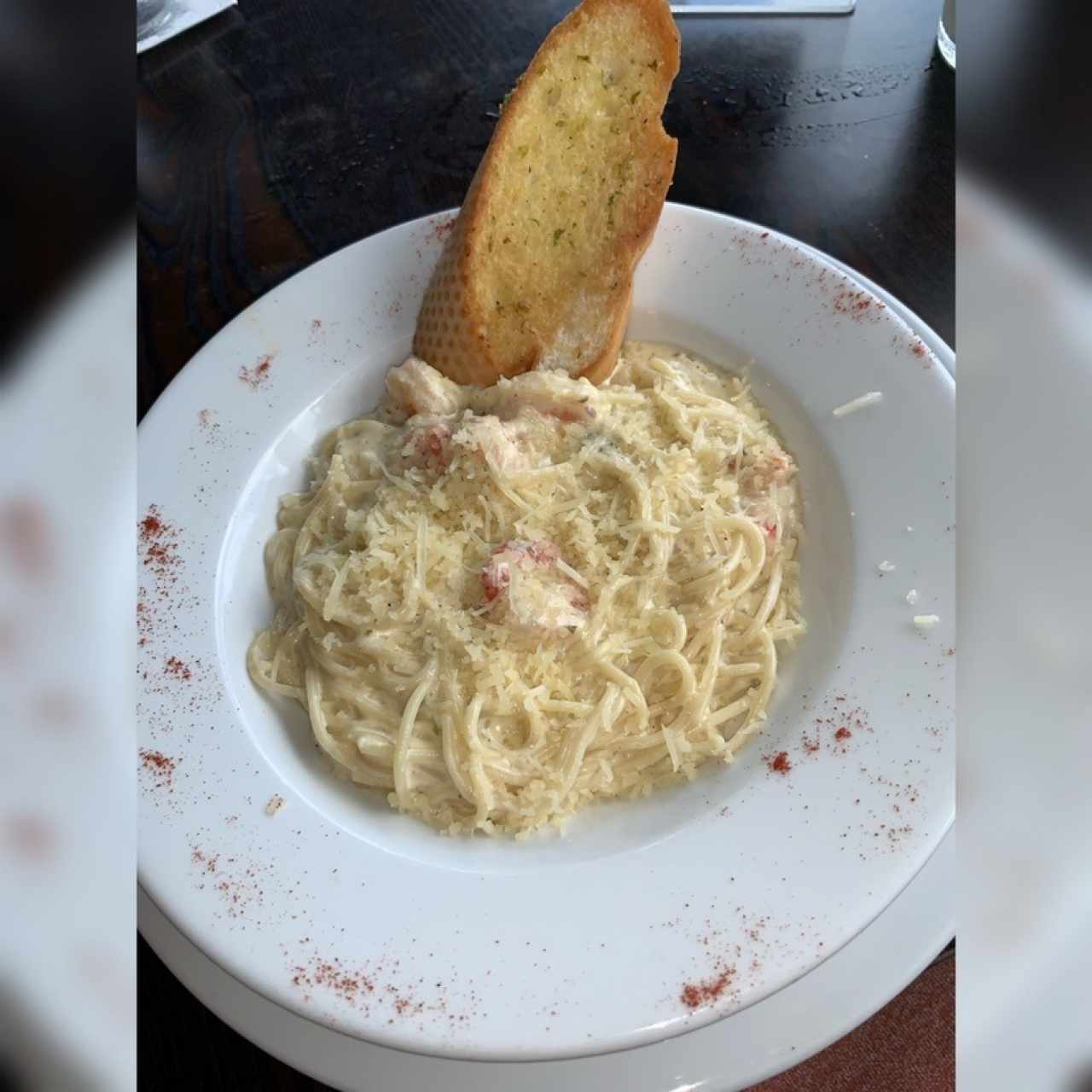 Pasta Alfredo con Camarones