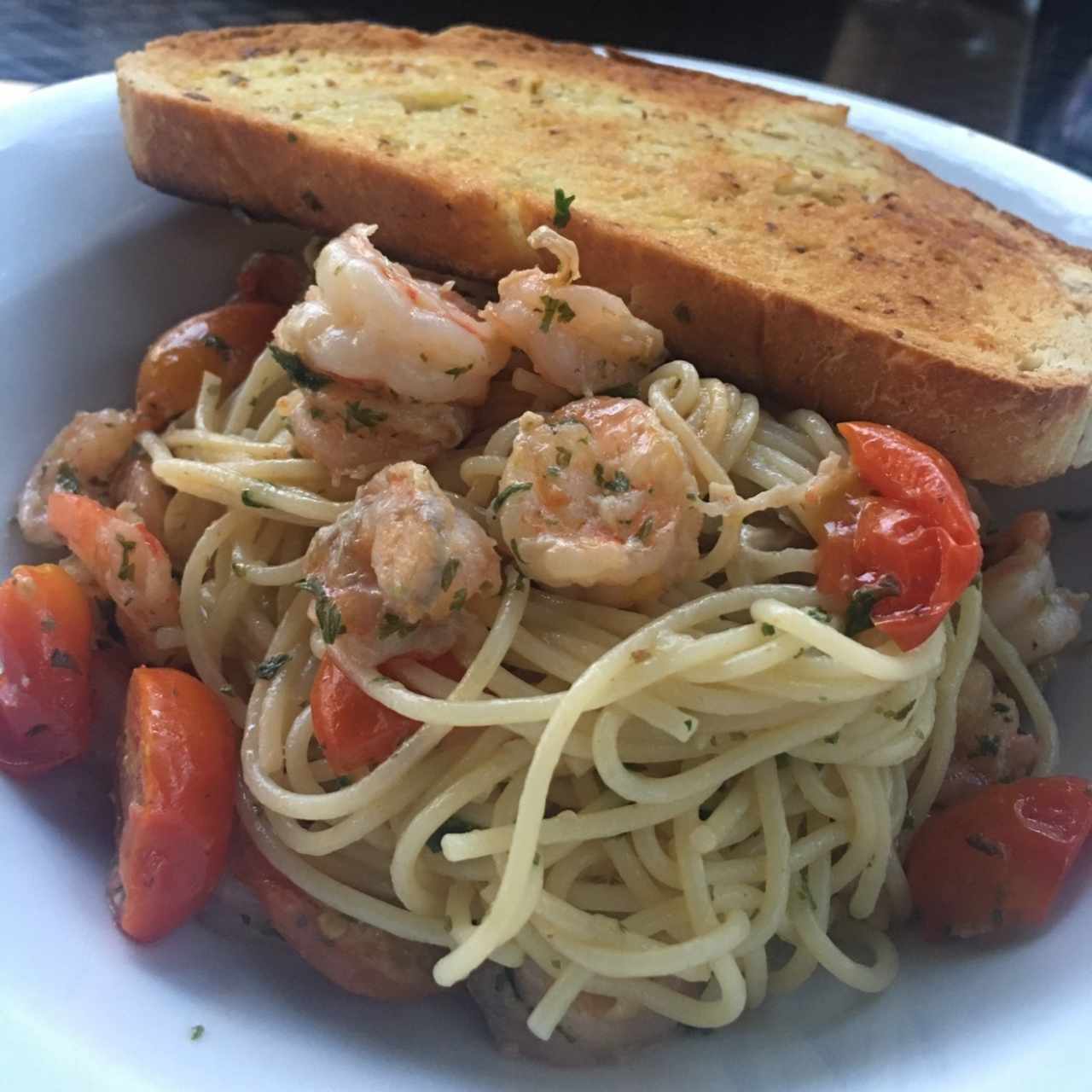 Pasta al Olio con camarones