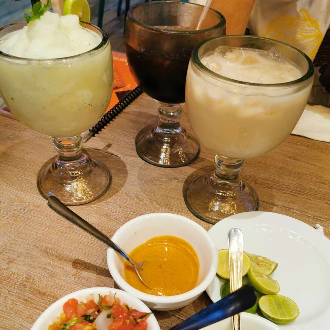 LIMONADA, CHICHA DE SARIL Y HORCHATA