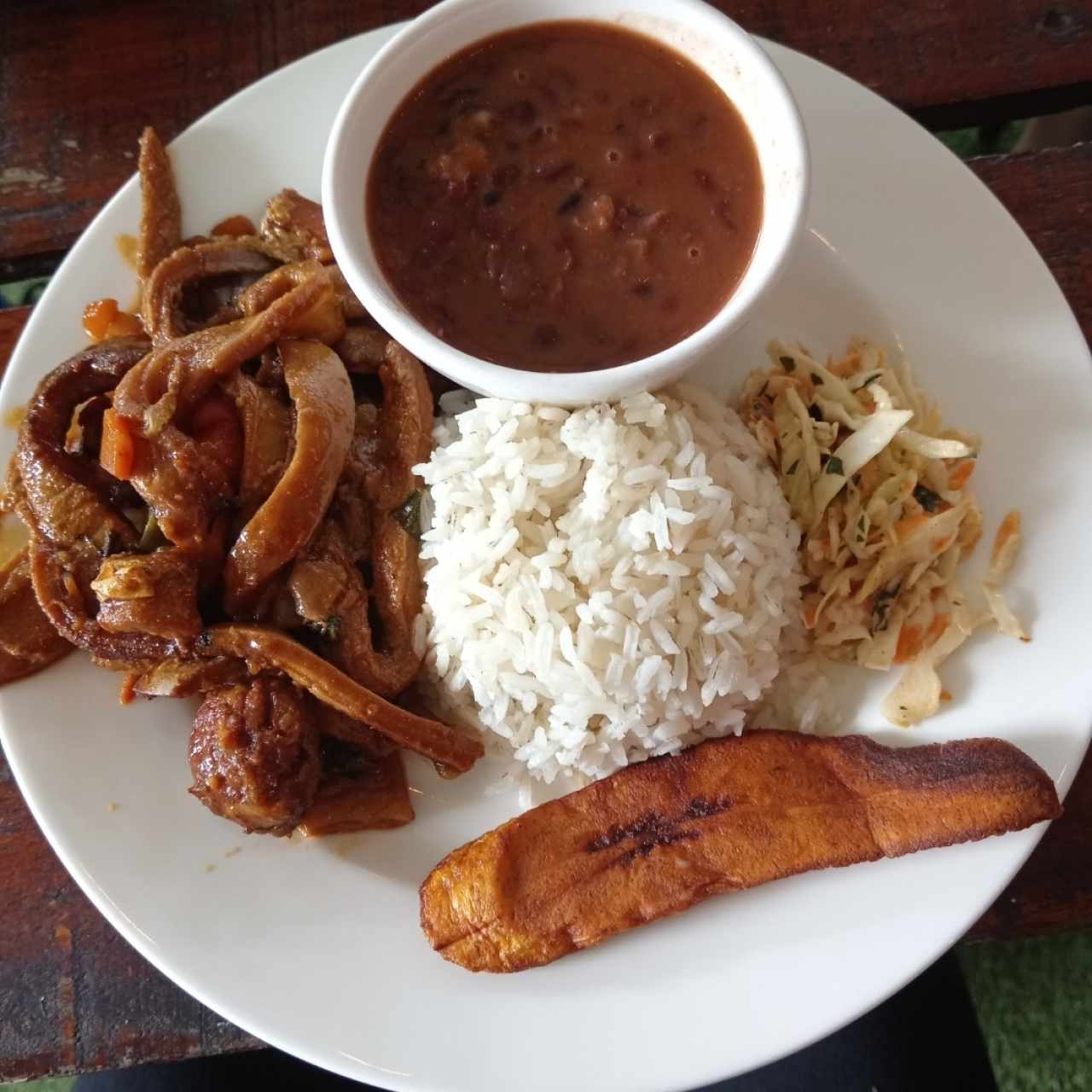 plato del día con mondongo a la culona 