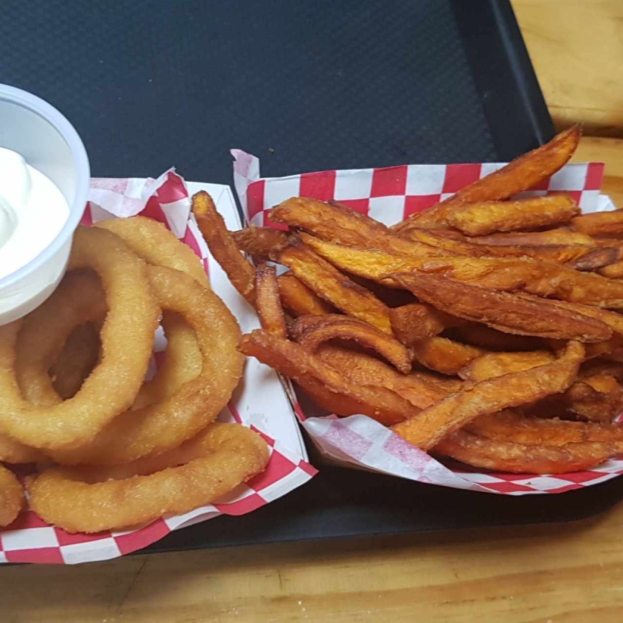 onion rings y papas camote