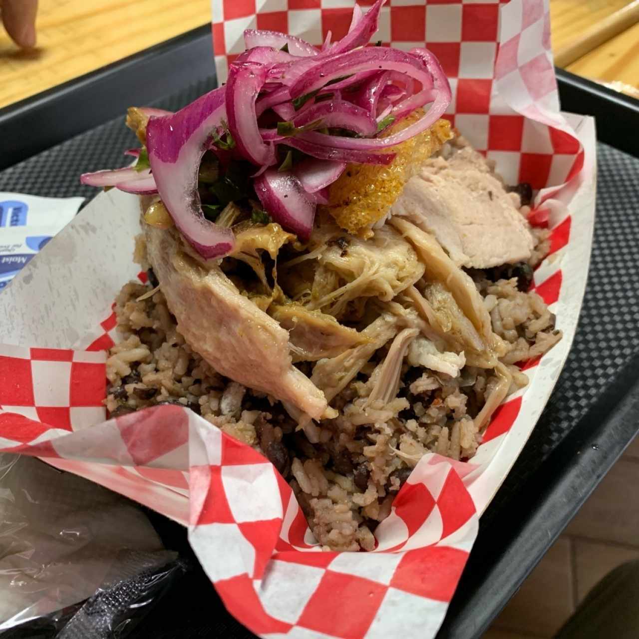 Esoecial de Lechón en Caja China con Arroz con Frijoles...15.00