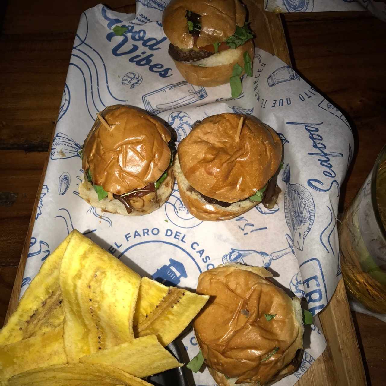 mini burgers 