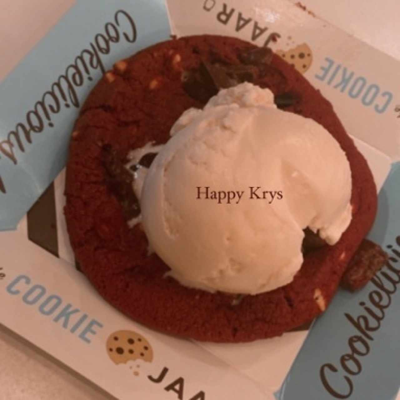 Red velvet cookie