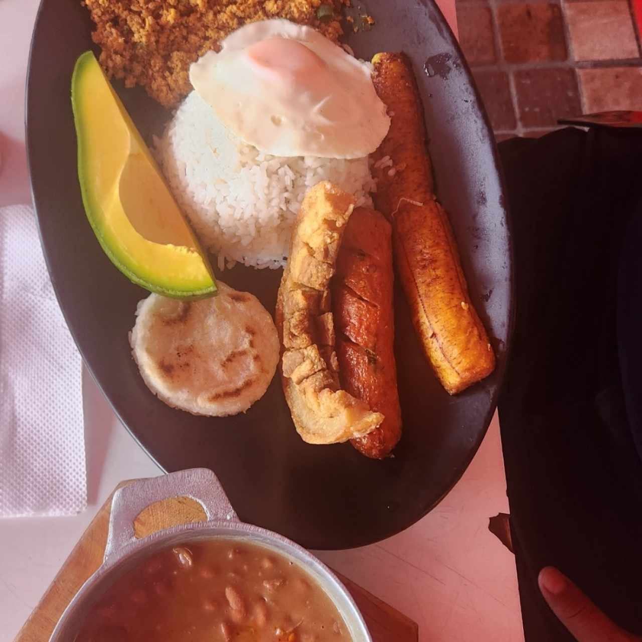 badeja paisa