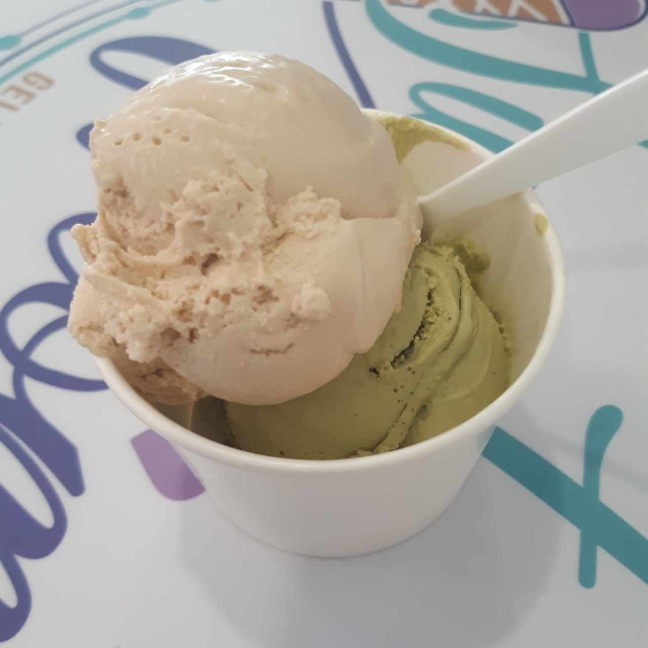 helado de pistacho y avellanas