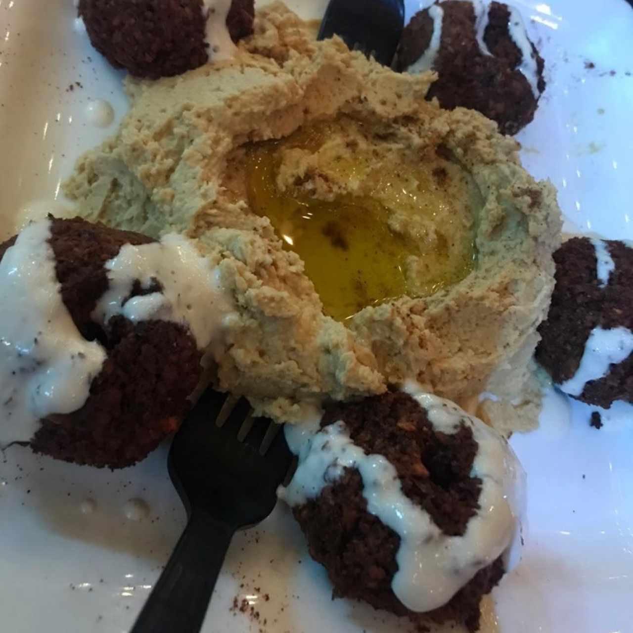 falafel con humus