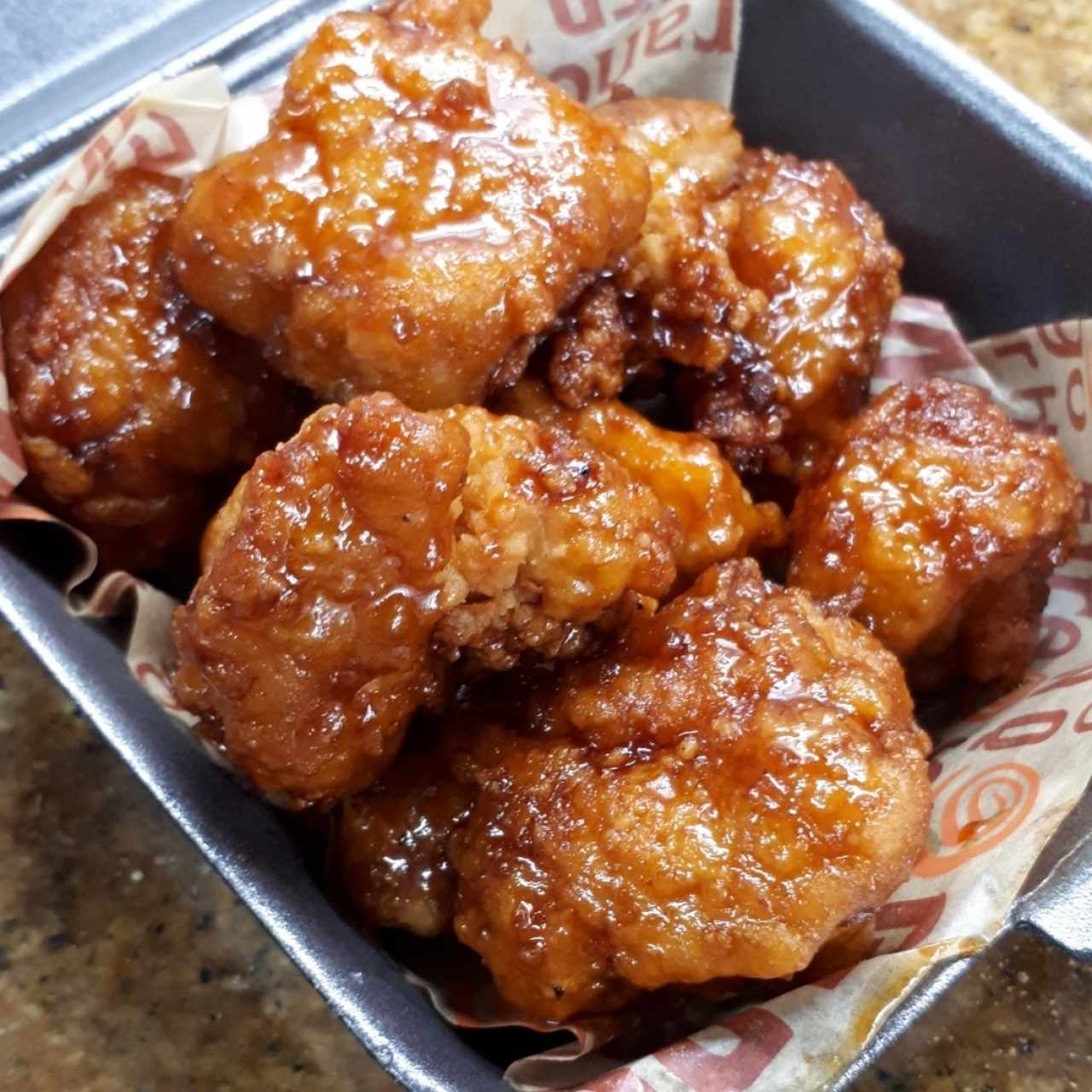 Boneless bañadas con Honey Q