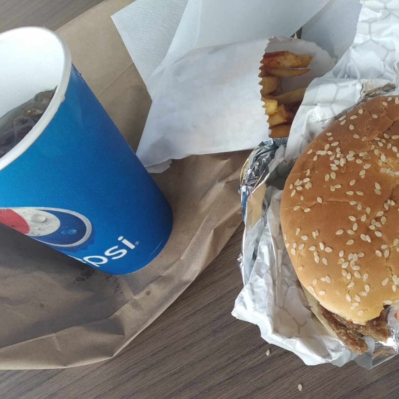 hamburguesa sencilla doble en combo!