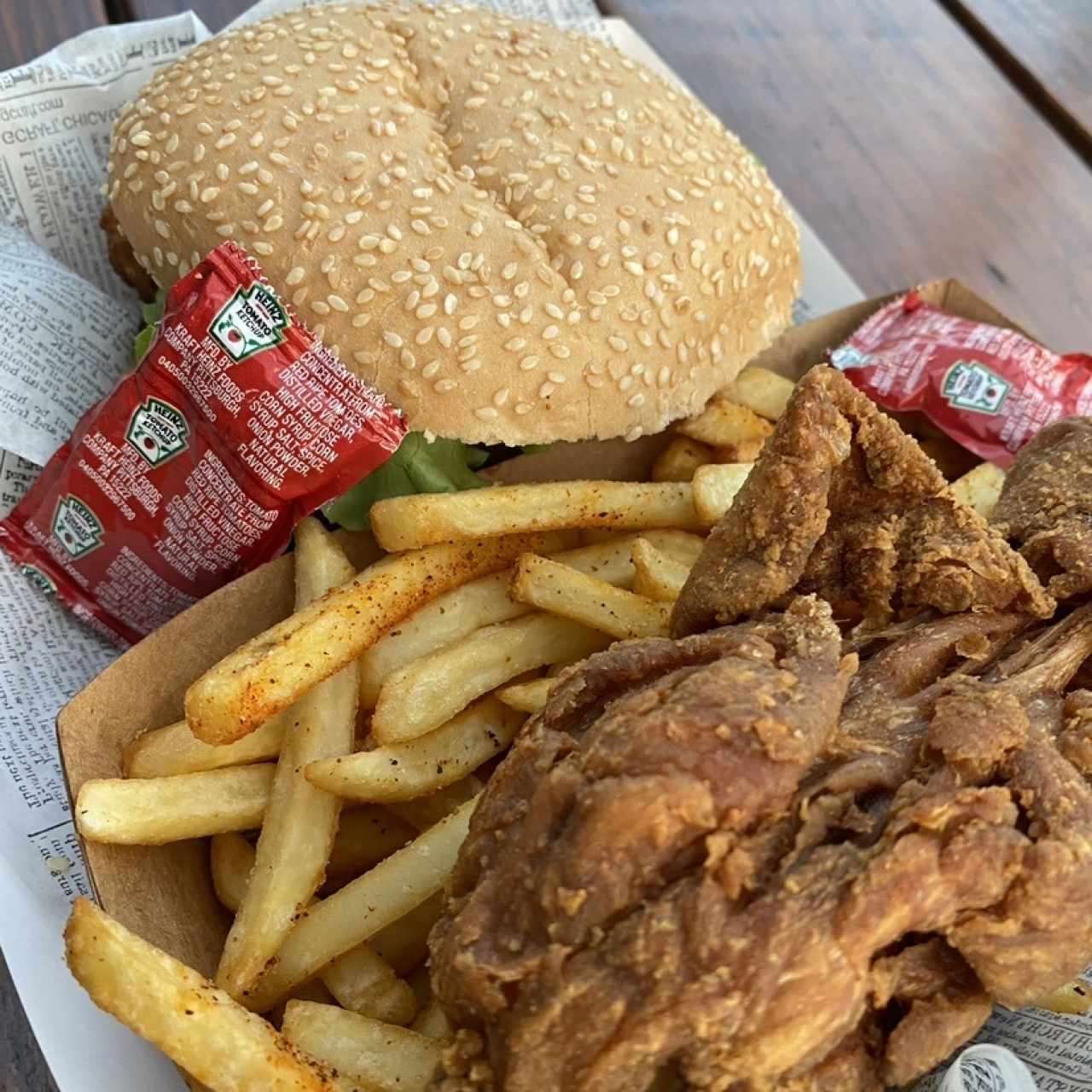 Combo - hamburguesa ranchera + papas fritas + soda