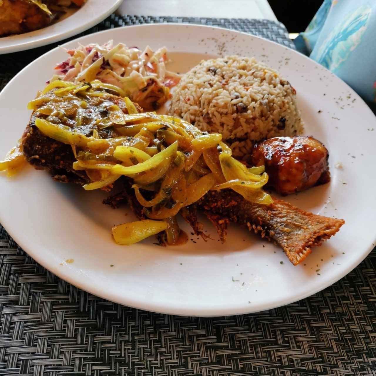 Arroz con coco con pescado 