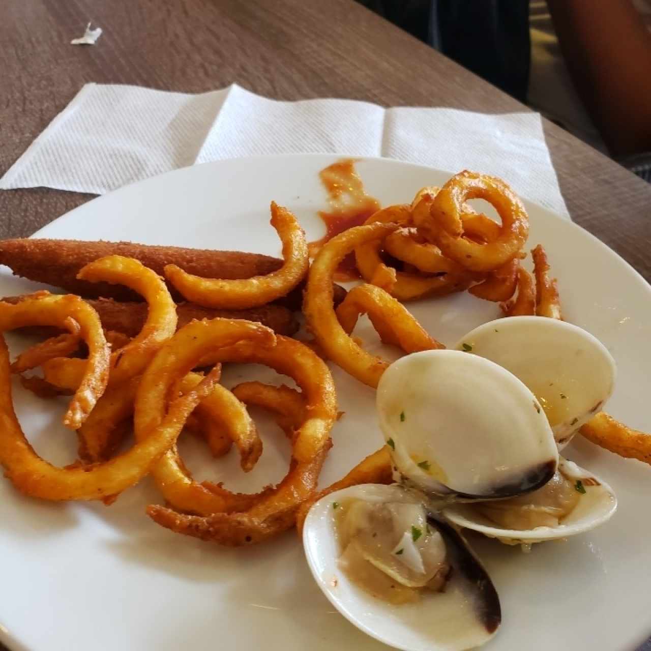 calamares,pescado y amejas