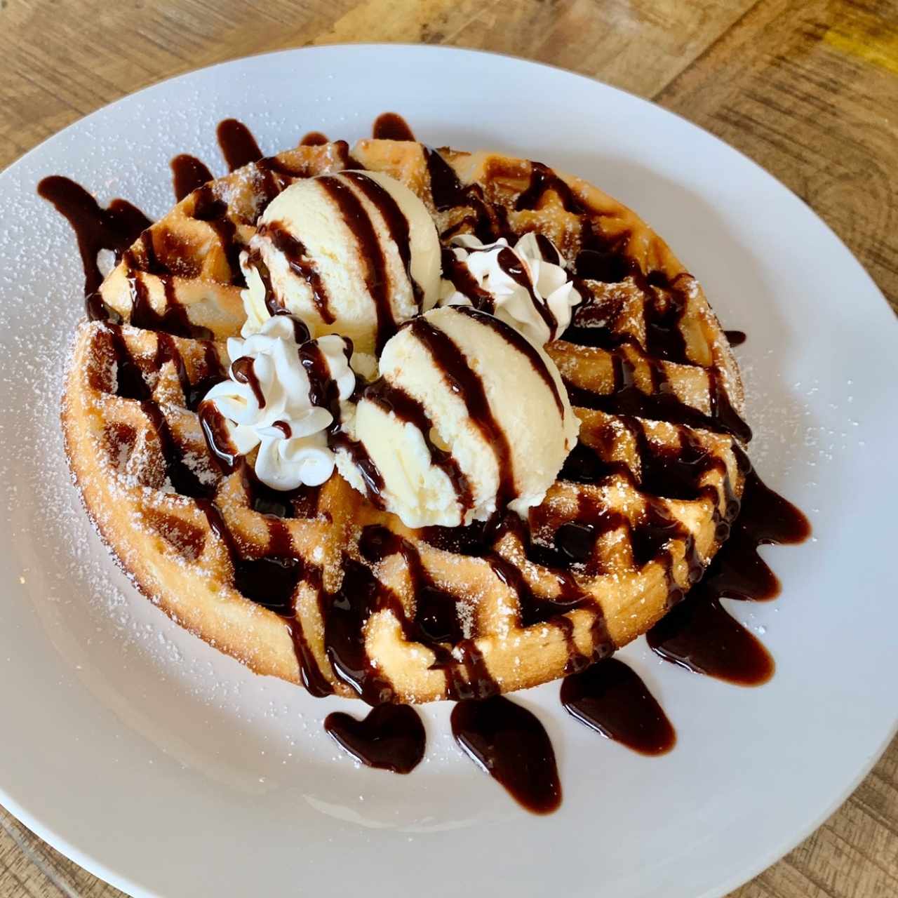 waffles con helado