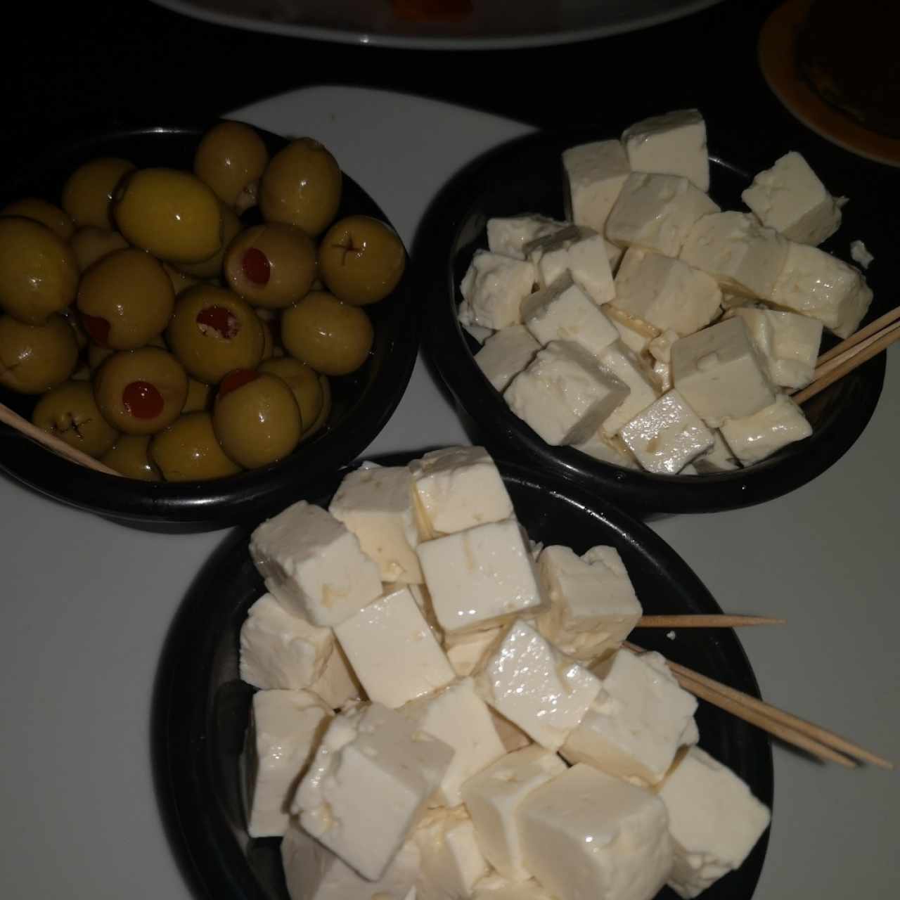 Trío de queso y aceitunas