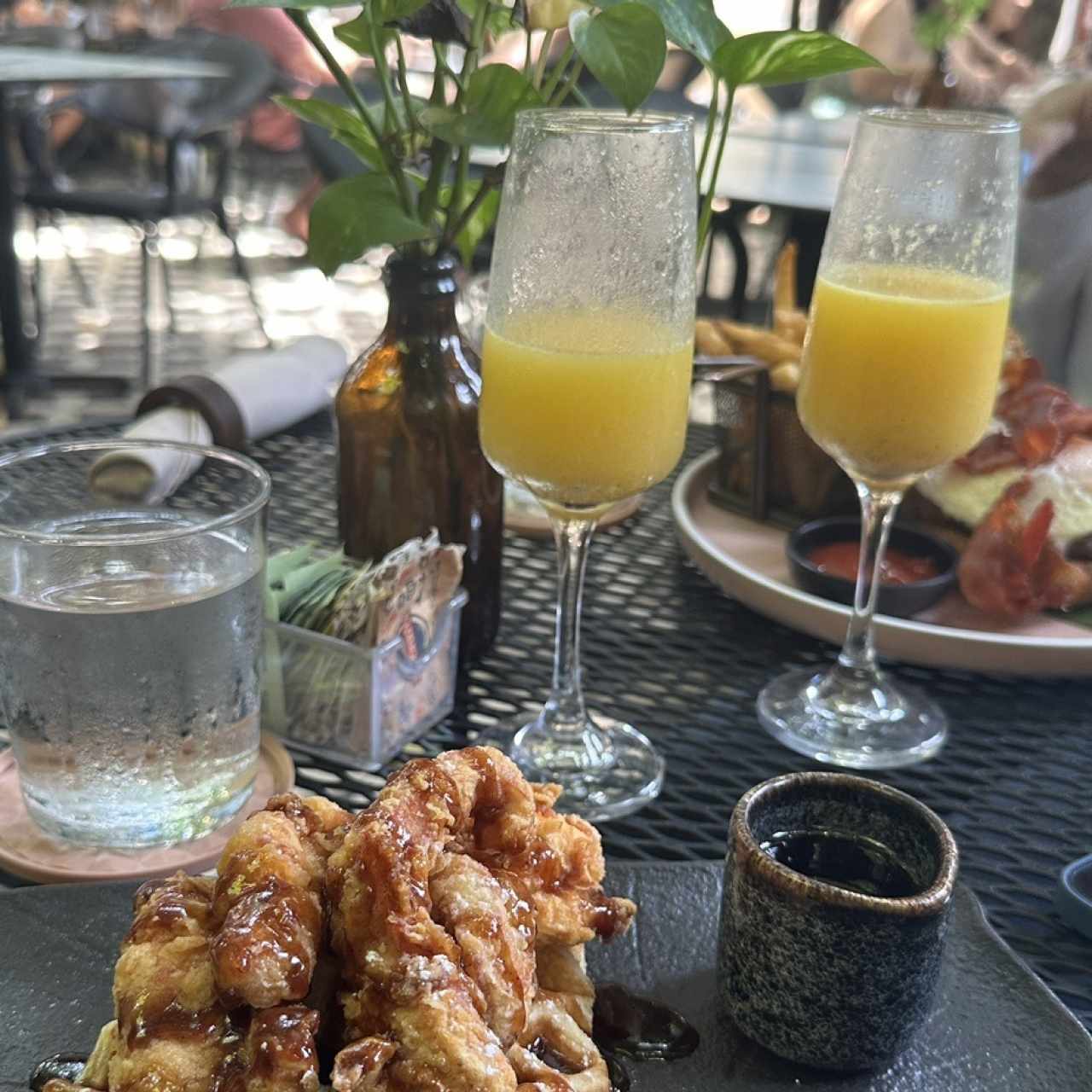 BRUNCH - CHICKEN & WAFFLES