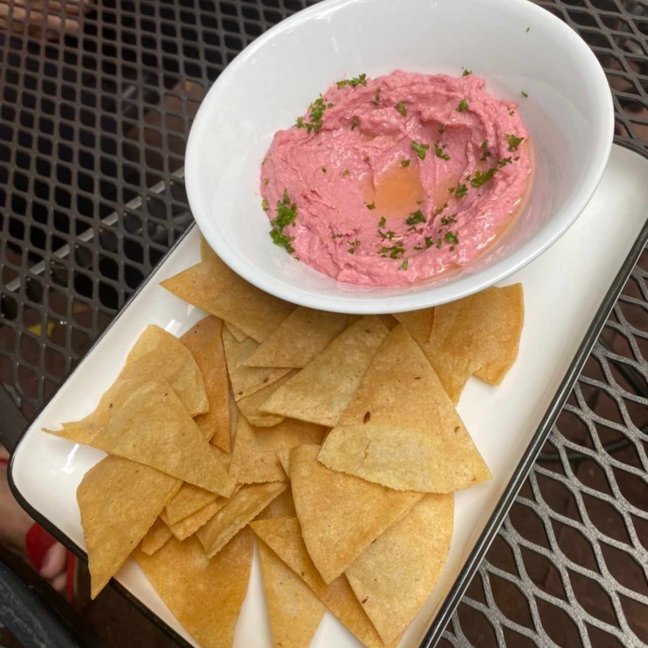 Platos pequeños - HUMMUS DE REMOLACHA