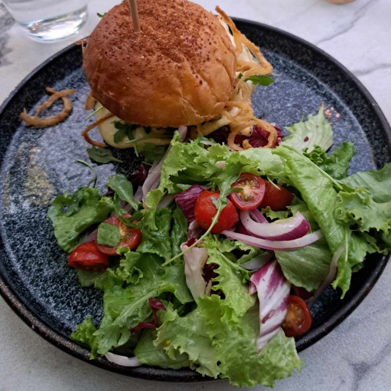 Platos Grandes - HAMBURGUESA SHAKA (vegetariana)