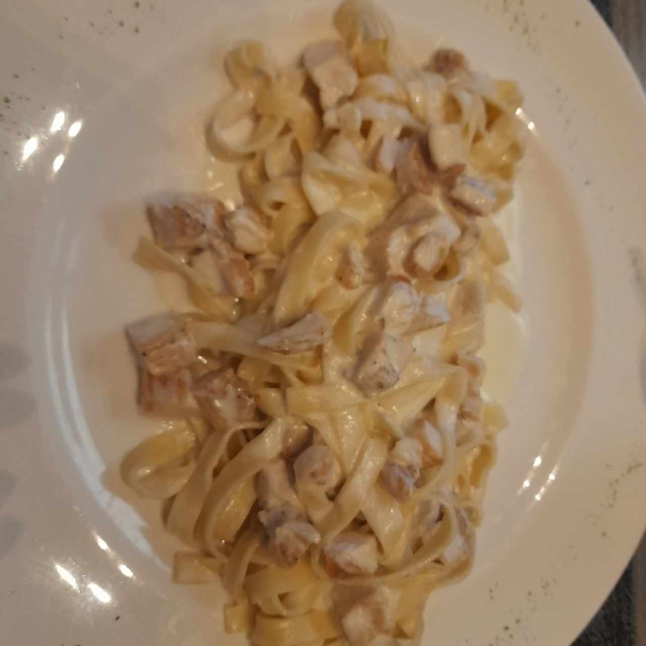 Fettuccine Alfredo con Pollo