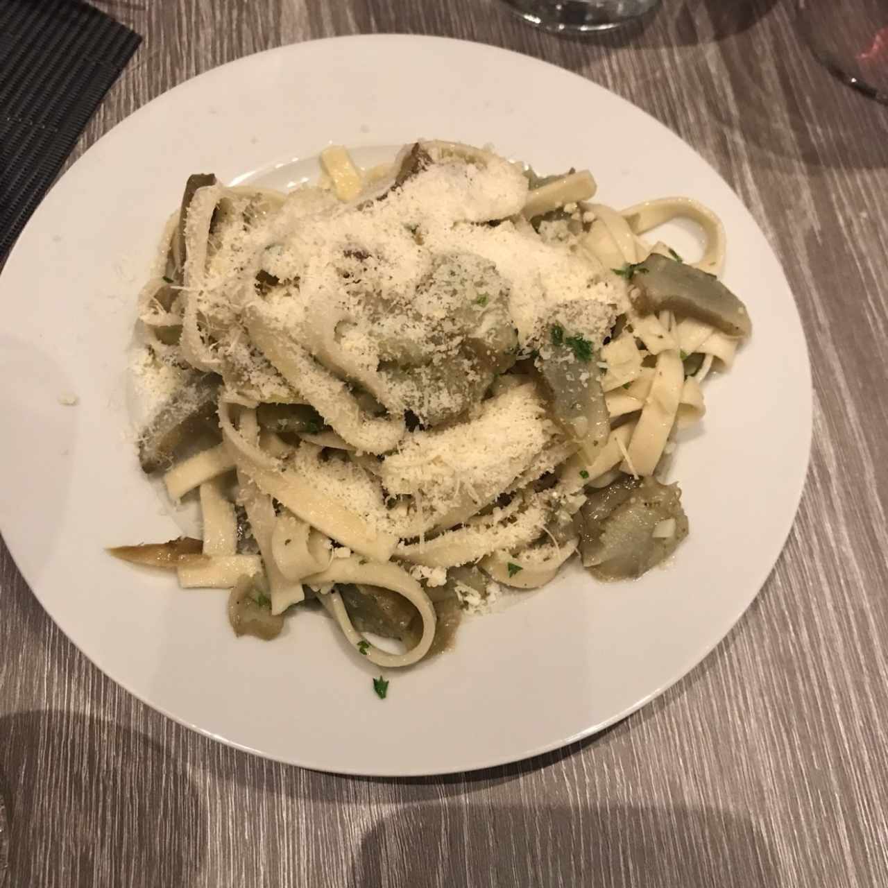 fettuccini con alcachofas