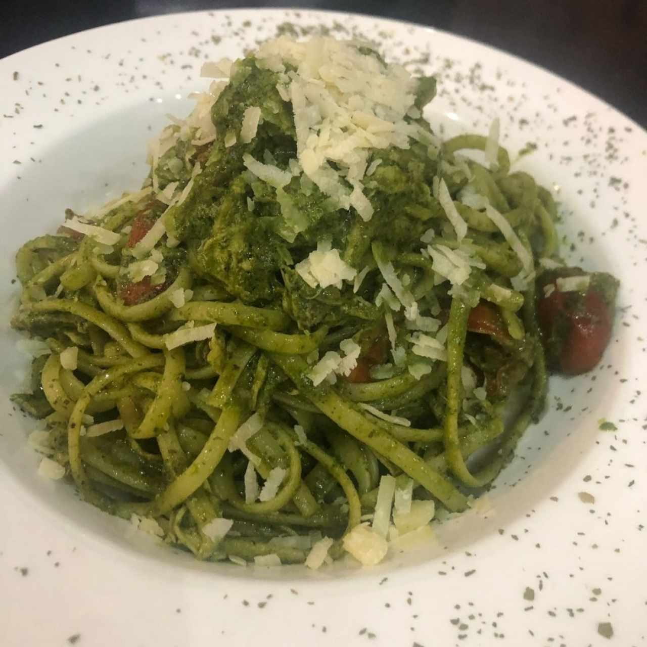 Linguine pollo pesto, espectacularmente divina, buena porción, pasta aldente, muy buena atención sin duda alguna vuelvo por esta pasta y todo el Menú que tienen 😍