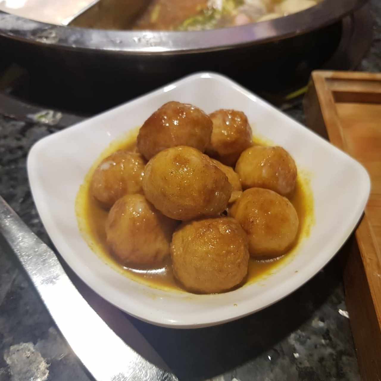 Bolitas de Pescado al Curry HK