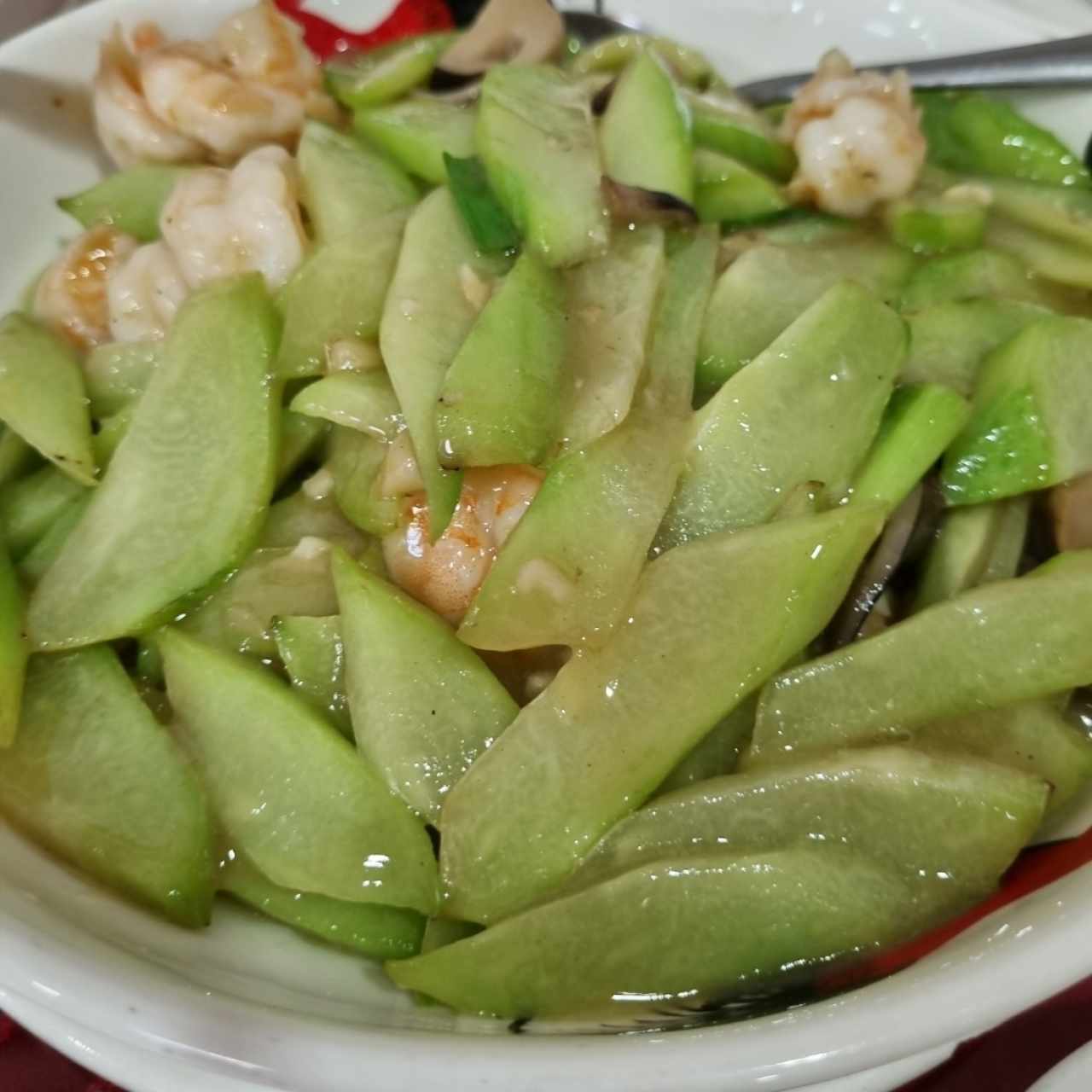 chayote con camarones