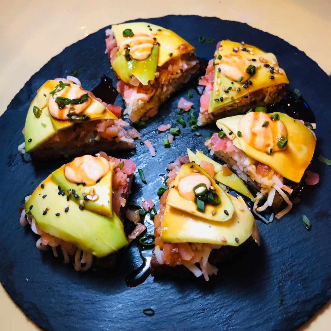 PIZZA KOKESHI ( SALMÓN Y ATÚN)