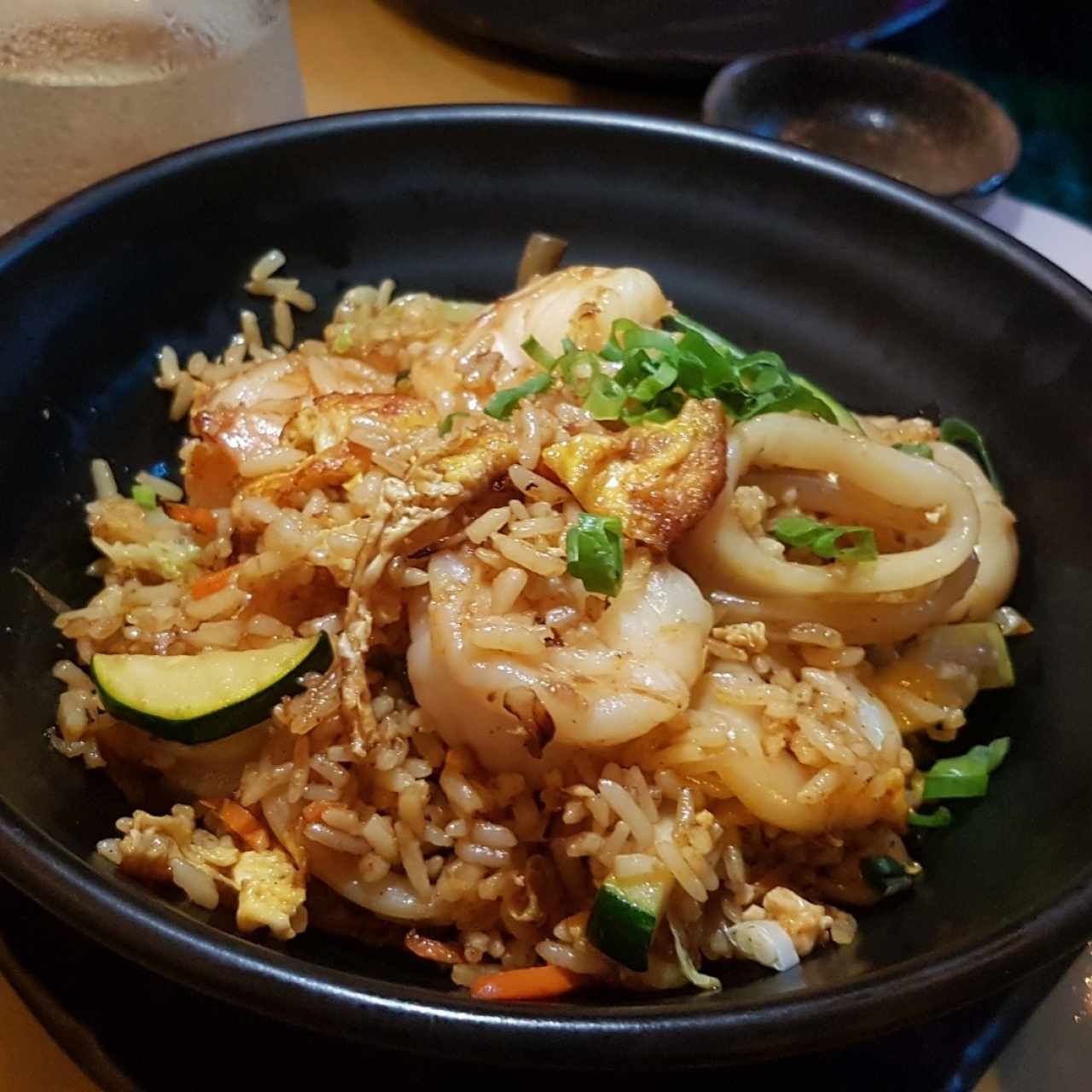 ARROZ THAI DE CAMARÓN CON CALAMAR