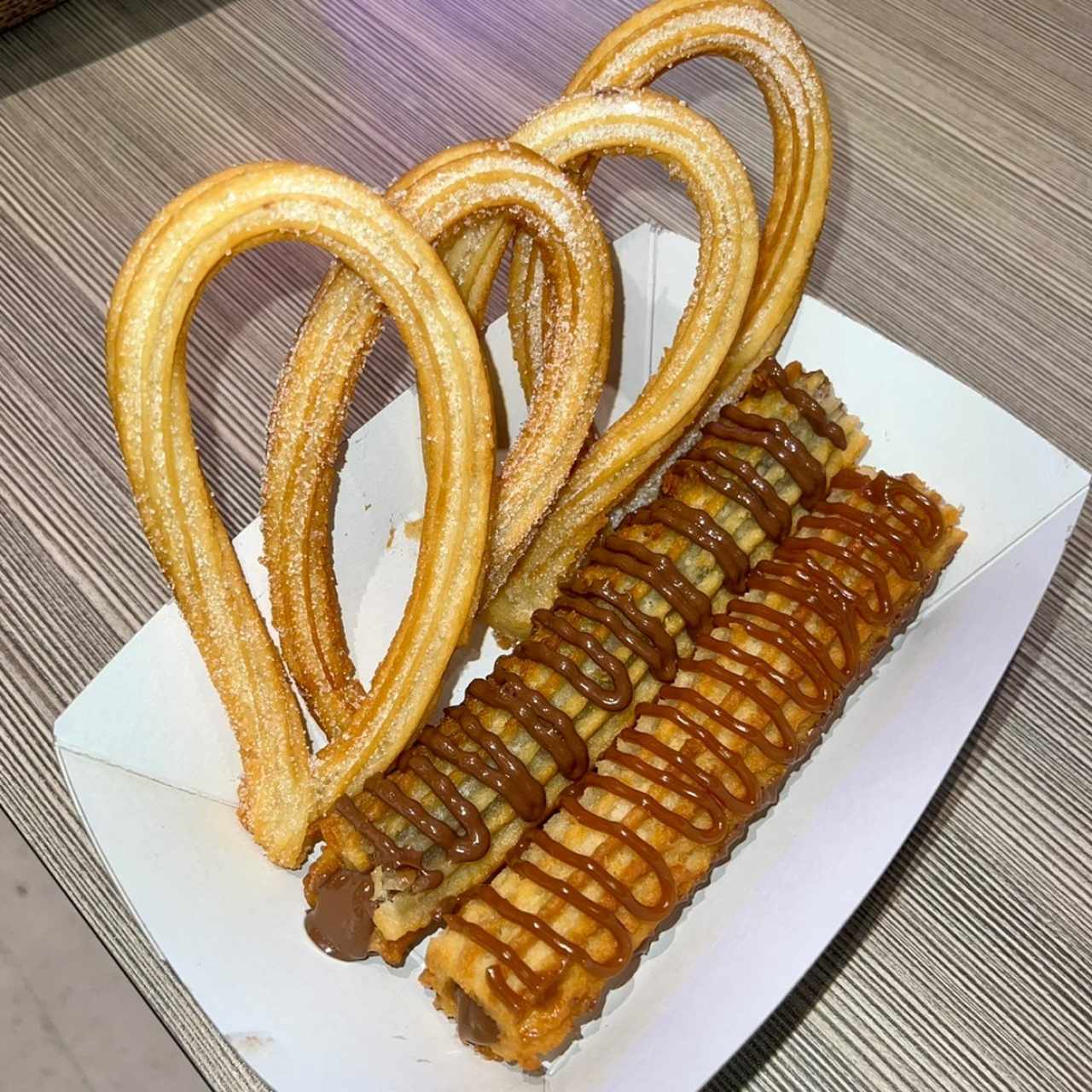 Churros rellenos y azucarados