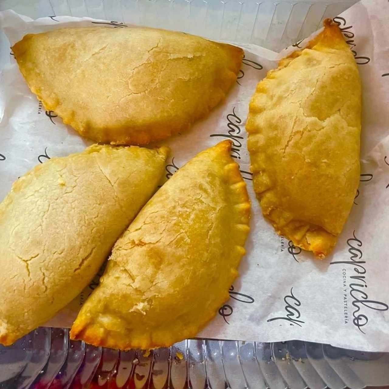 Empanadas de Pollo Buffalo