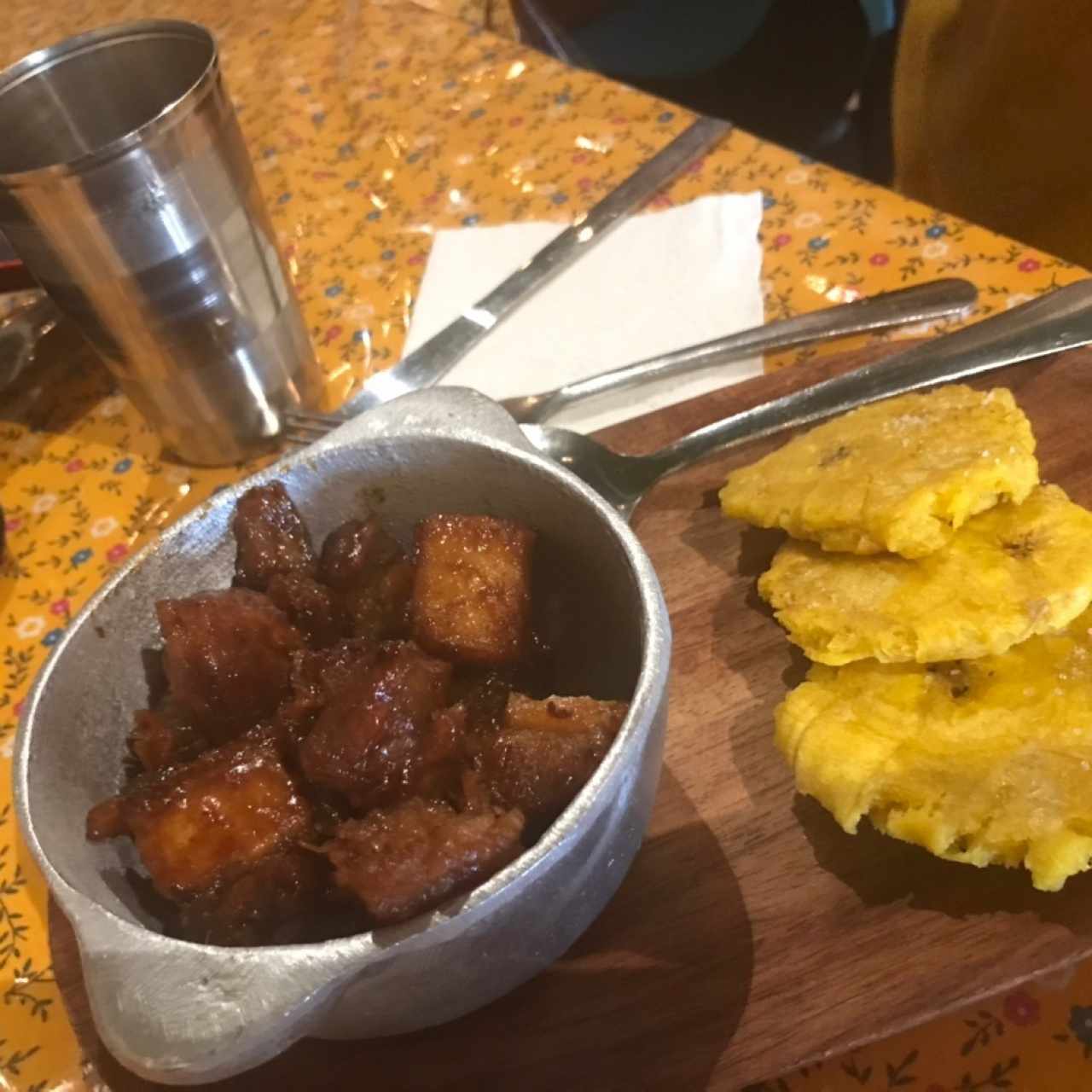 Chicharrón Glaseado con Tamarindo