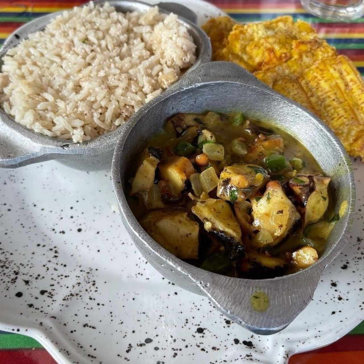 Pesca'o a la Escobish, Arroz con Coco y Patacón