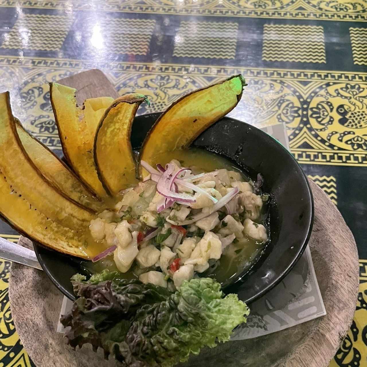 Ceviche de Maracuyá con Chips de Plátano