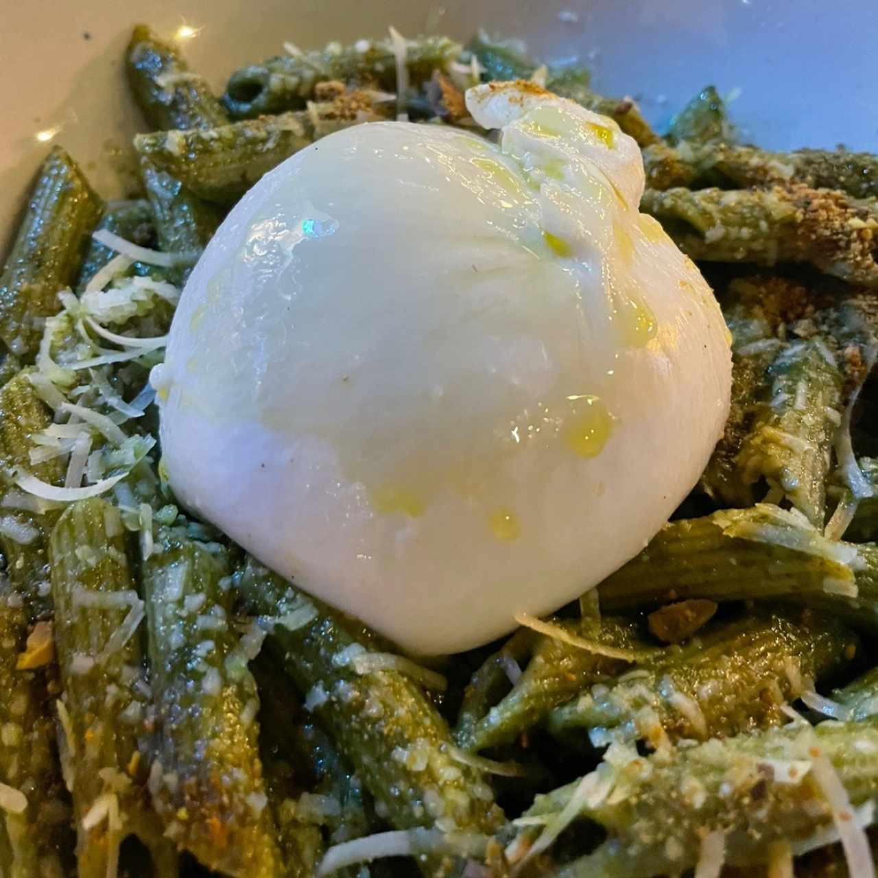 Pesto y Burrata