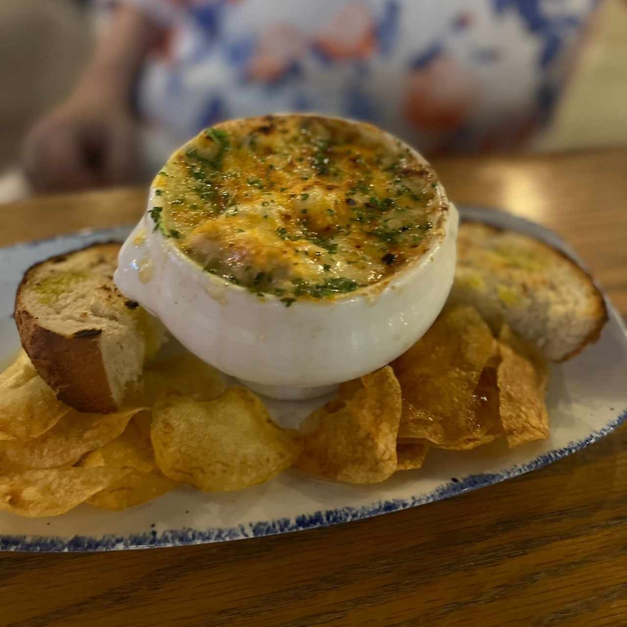 Sopa de Cebolla Francesa y Queso Gruyere