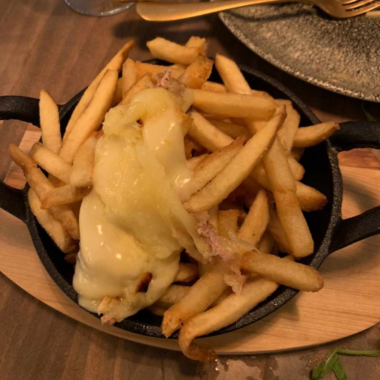 papas trufada raclette