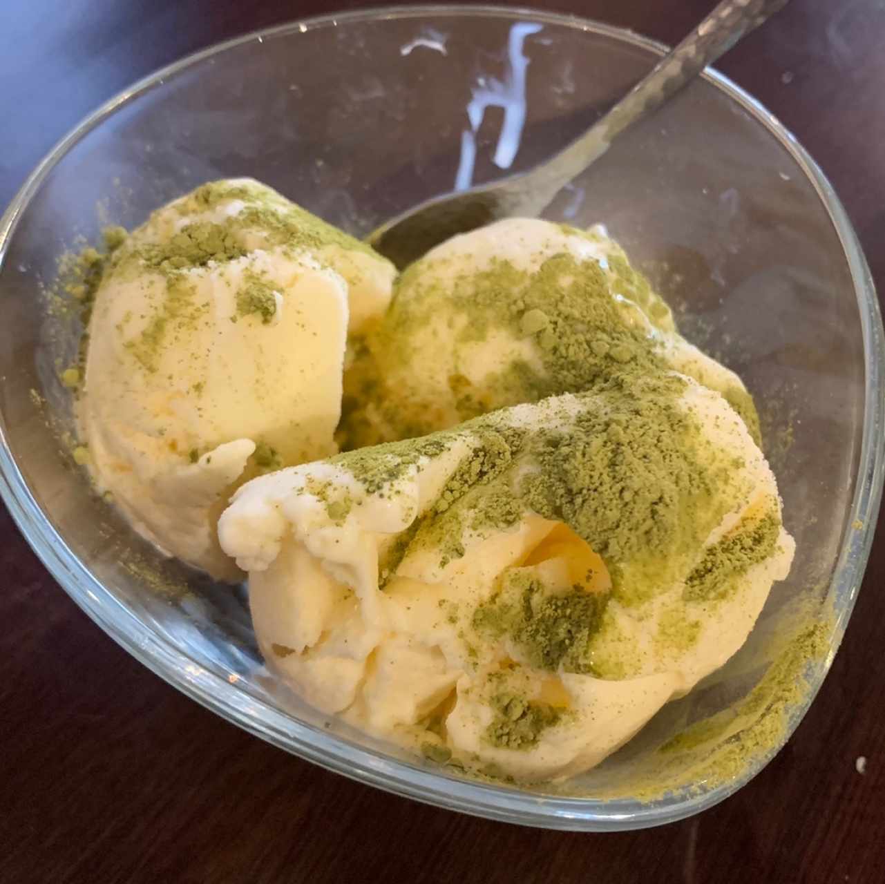 y un helado devainilla con té verde. 