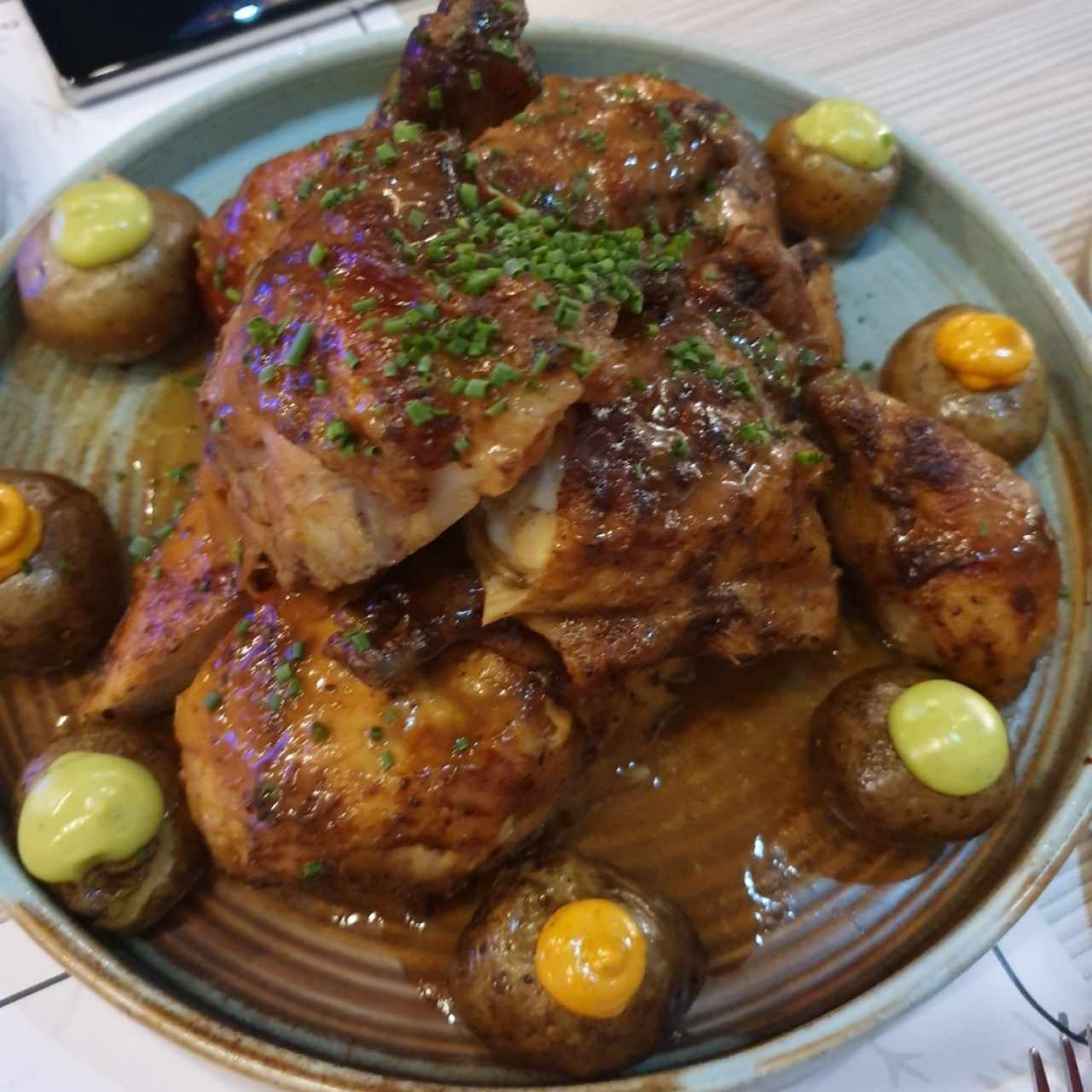 Pollo asado entero