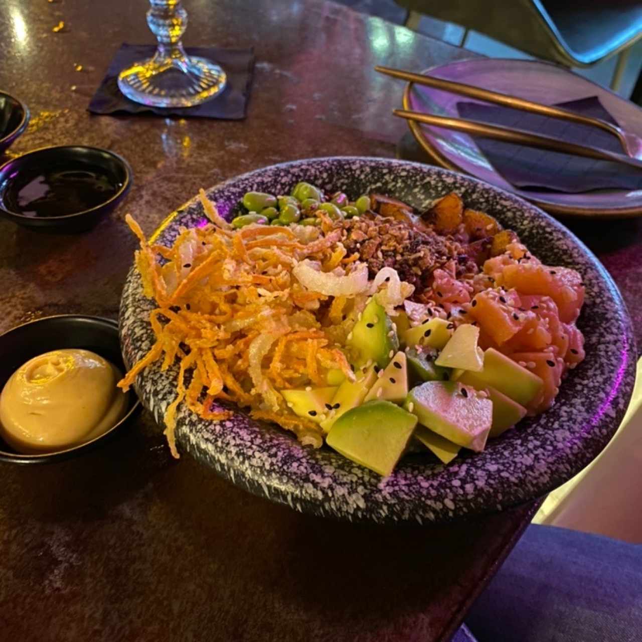 Pokes - Sunset Salmón Poke