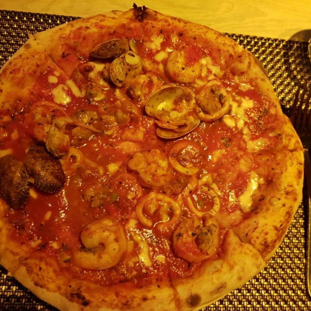 pizza frutos del mar